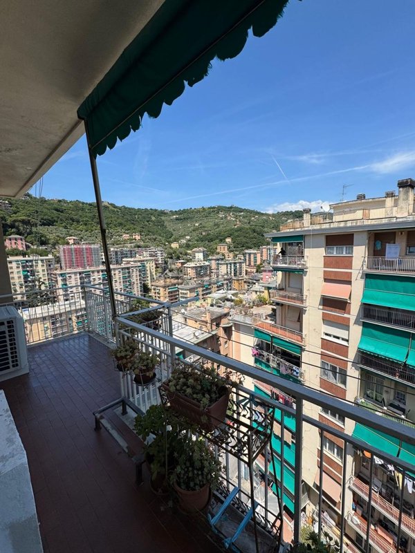 appartamento in vendita a Genova in zona Quezzi