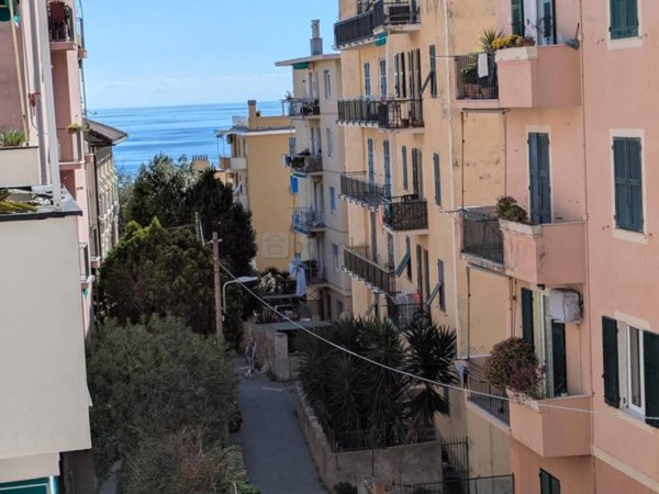 appartamento in vendita a Genova in zona Quarto dei Mille