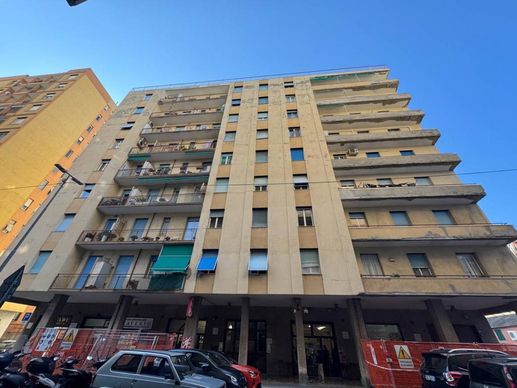 appartamento in vendita a Genova in zona Sestri Ponente