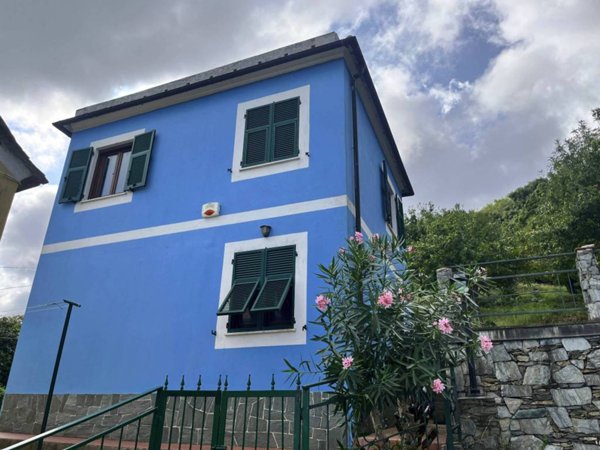 casa indipendente in vendita a Genova in zona Voltri