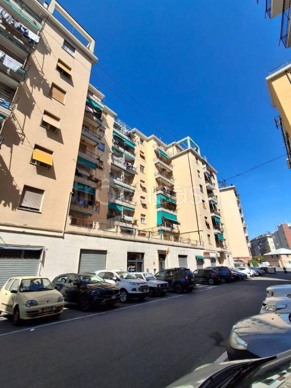 appartamento in vendita a Genova in zona Palmaro / Pra'