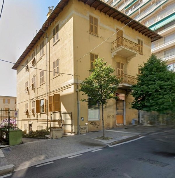 appartamento in vendita a Genova in zona Sestri Ponente