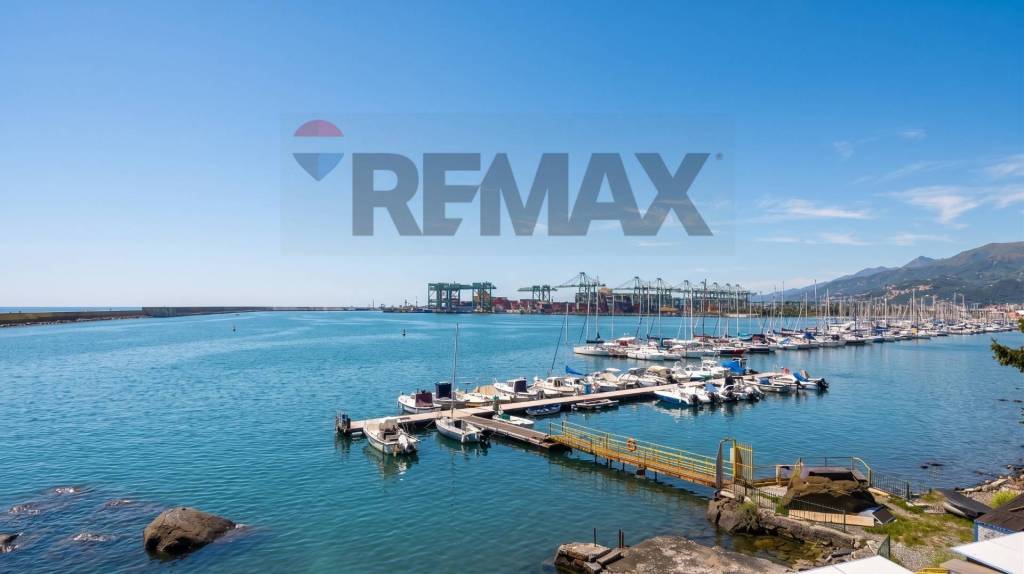 appartamento in vendita a Genova in zona Pegli