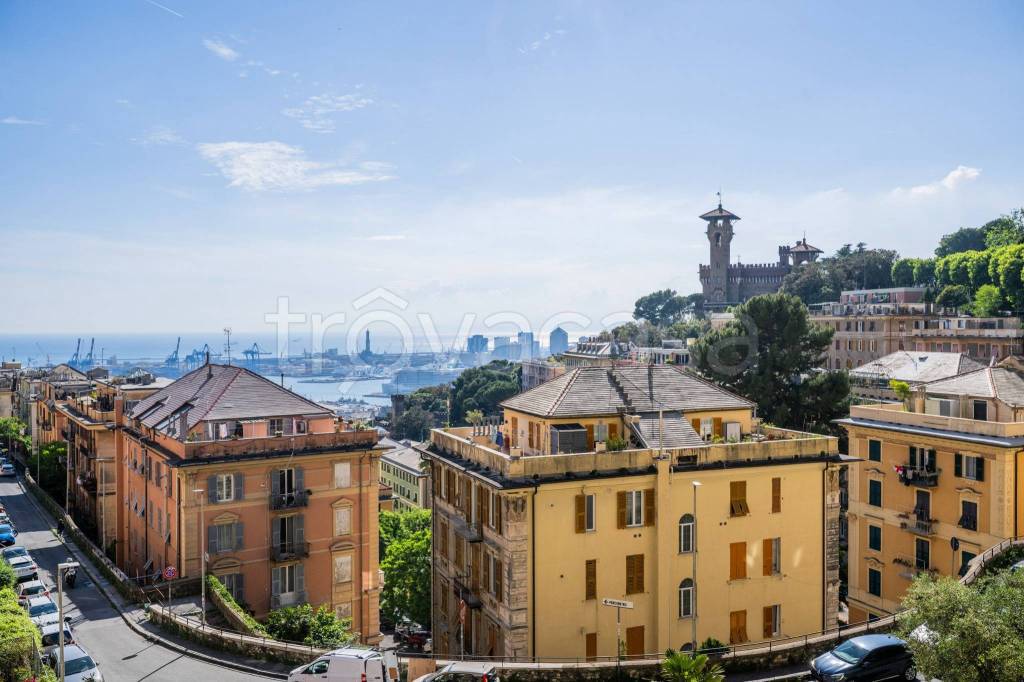 appartamento in vendita a Genova in zona Castelletto