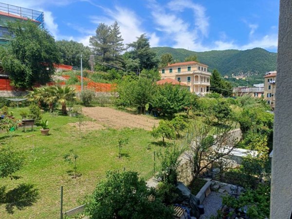 appartamento in vendita a Genova in zona Molassana