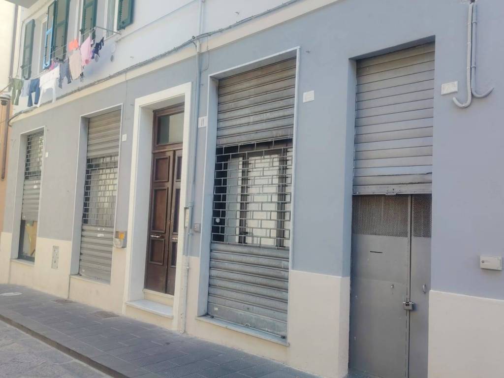 locale commerciale in vendita a Genova in zona Centro Storico