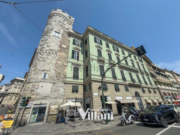 appartamento in vendita a Genova in zona Sottoripa / Maddalena / Molo