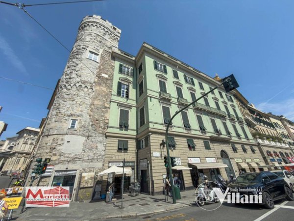 appartamento in vendita a Genova in zona Sottoripa / Maddalena / Molo