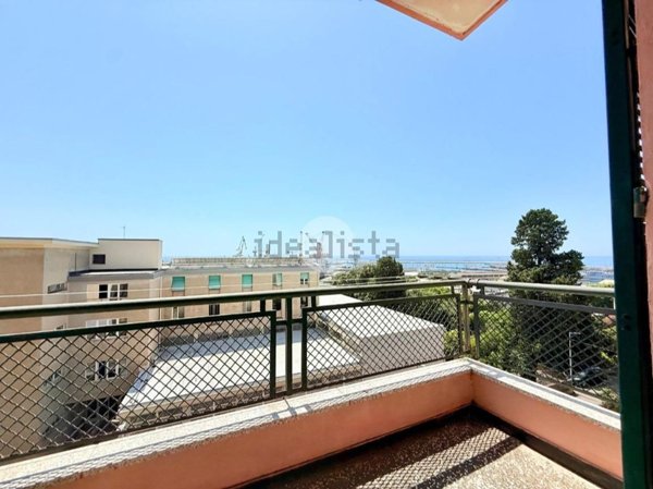 appartamento in vendita a Genova in zona Sestri Ponente
