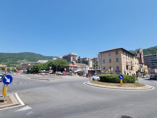 appartamento in vendita a Genova in zona Molassana