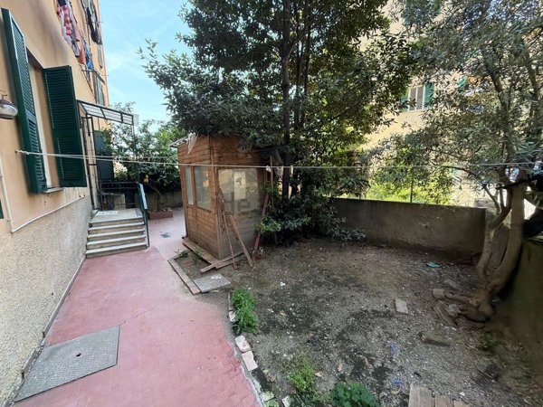 appartamento in vendita a Genova in zona Lagaccio / Granarolo