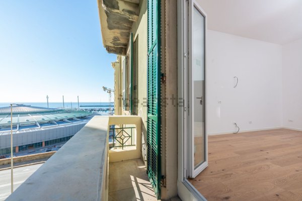appartamento in vendita a Genova in zona Carignano