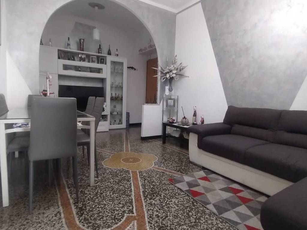 appartamento in vendita a Genova in zona Molassana