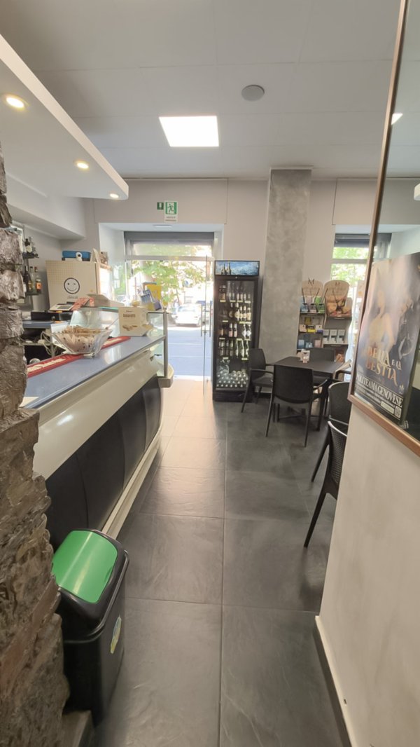 negozio in vendita a Genova in zona Marassi
