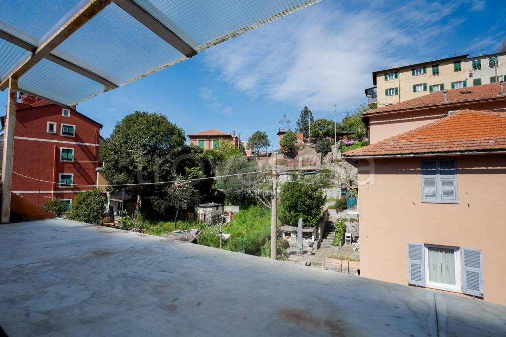 appartamento in vendita a Genova in zona Molassana