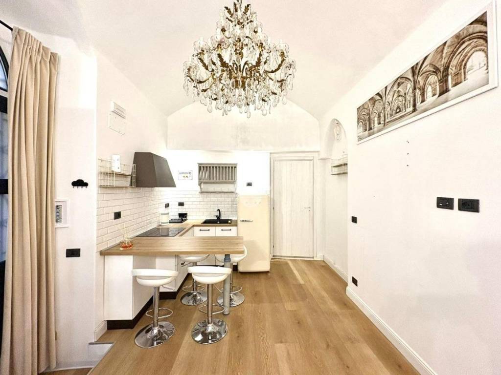 appartamento in vendita a Genova in zona Sottoripa / Maddalena / Molo