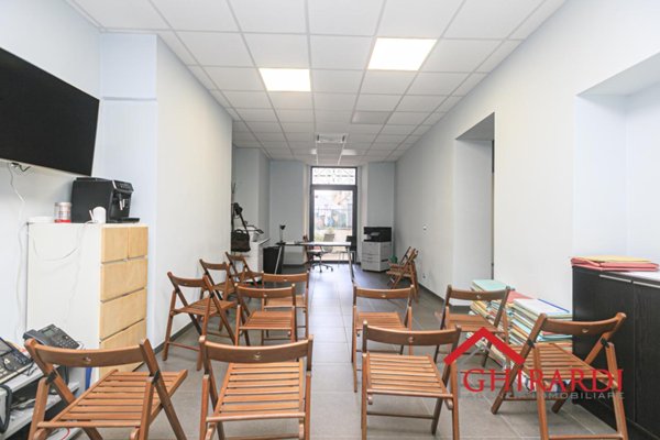 ufficio in vendita a Genova in zona Sestri Ponente
