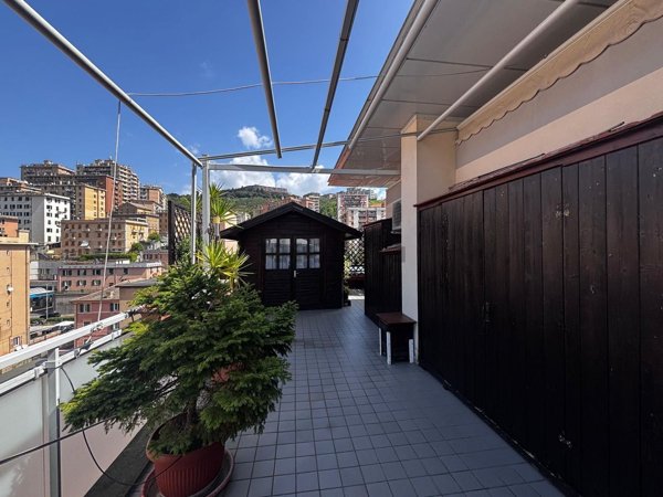 appartamento in vendita a Genova in zona Staglieno