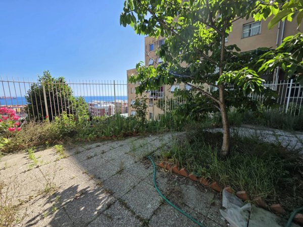 appartamento in vendita a Genova in zona Voltri