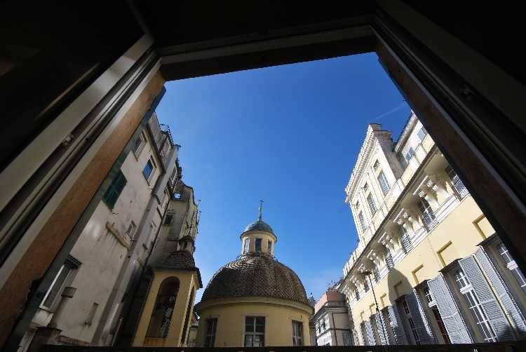 appartamento in vendita a Genova in zona Sottoripa / Maddalena / Molo