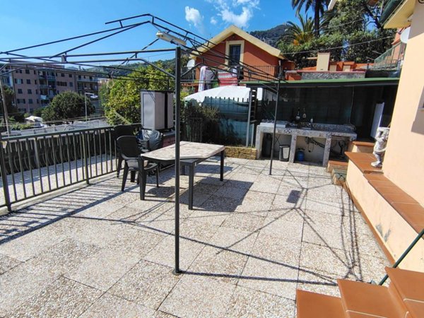 casa indipendente in vendita a Genova in zona Sestri Ponente