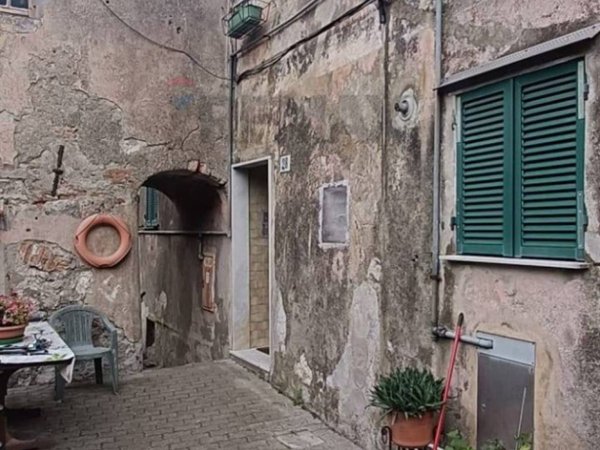 appartamento in vendita a Genova in zona Voltri