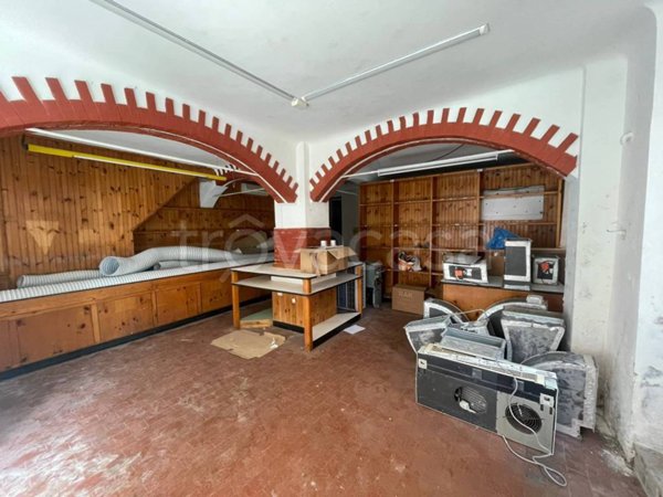 negozio in vendita a Genova in zona Palmaro / Pra'