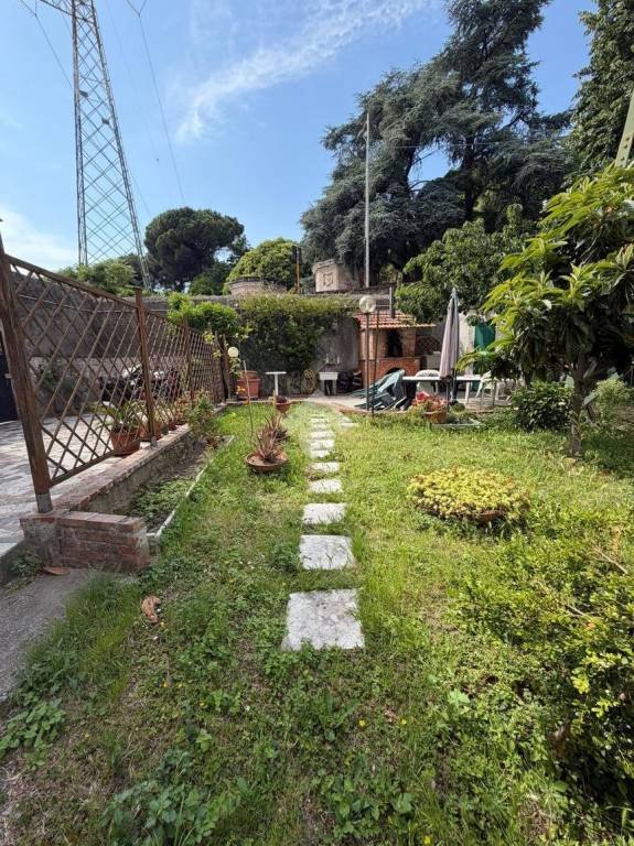 casa indipendente in vendita a Genova in zona Cornigliano