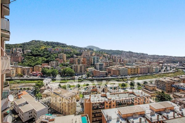 appartamento in vendita a Genova in zona Staglieno
