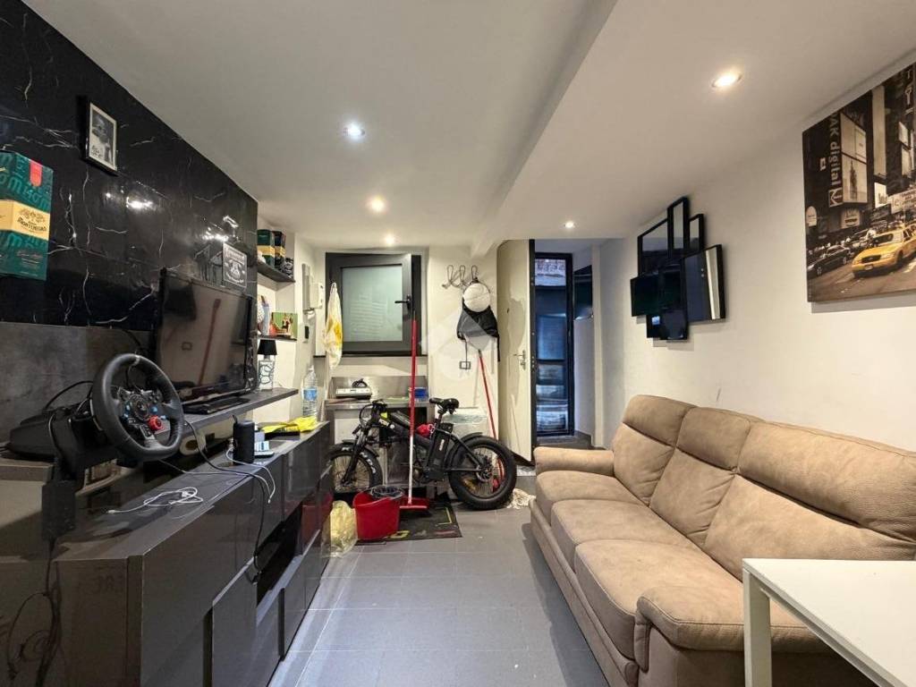 appartamento in vendita a Genova in zona Sottoripa / Maddalena / Molo