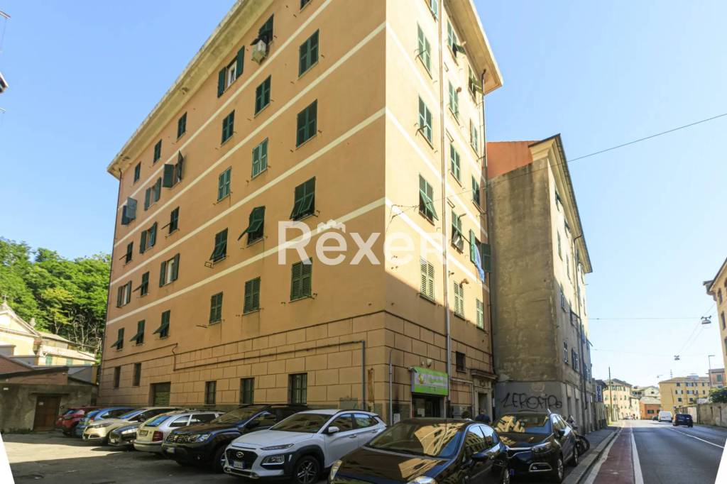 appartamento in vendita a Genova in zona Rivarolo