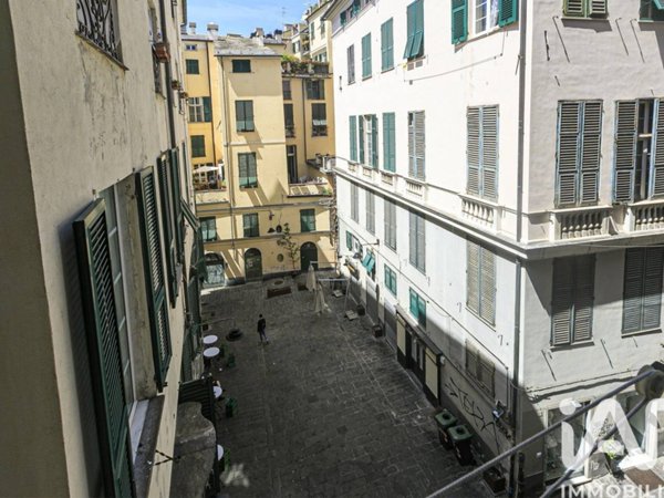 appartamento in vendita a Genova in zona Sottoripa / Maddalena / Molo