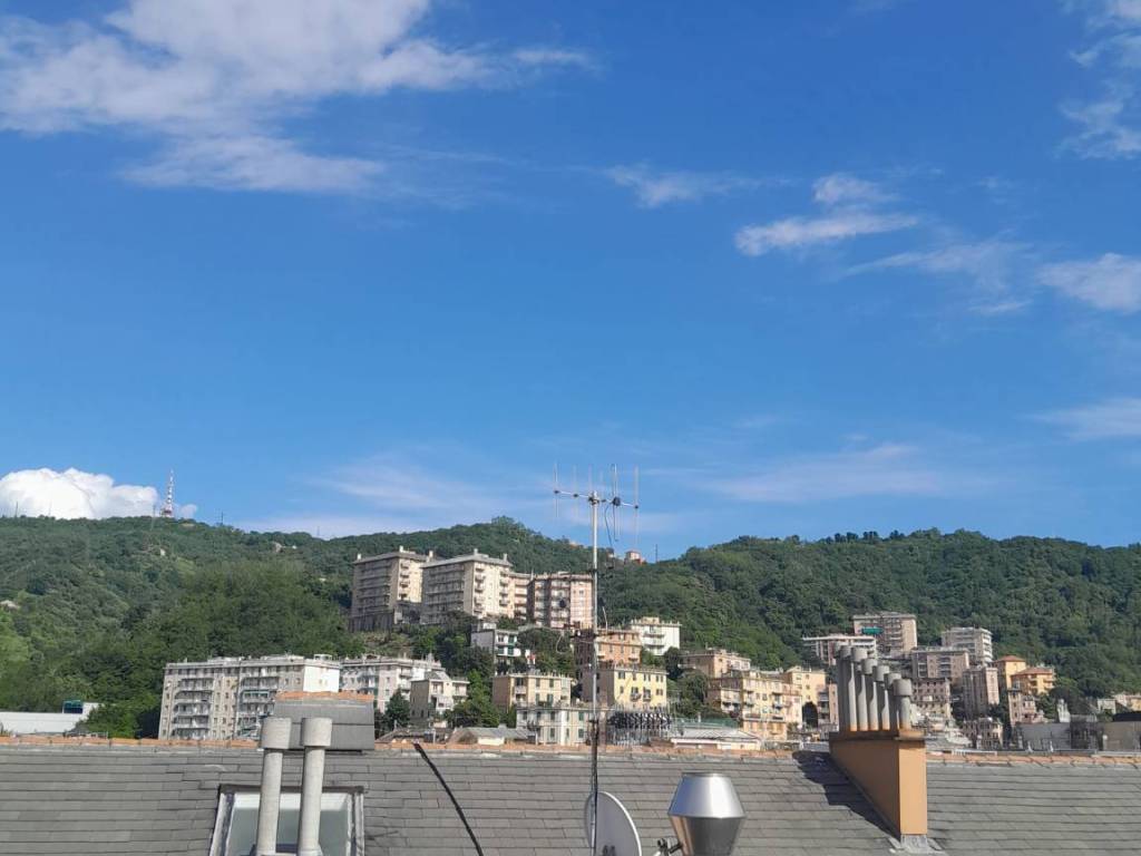 appartamento in vendita a Genova in zona Certosa