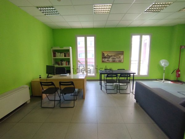 ufficio in vendita a Genova in zona Sampierdarena