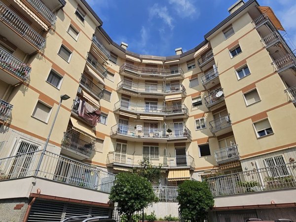 appartamento in vendita a Genova in zona Sestri Ponente