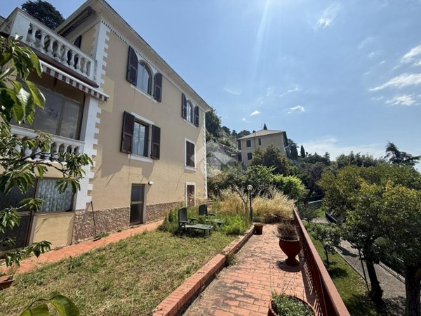 casa indipendente in vendita a Genova in zona Castelletto