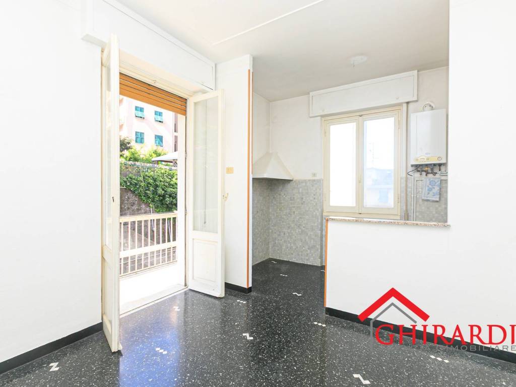 appartamento in vendita a Genova in zona Sestri Ponente