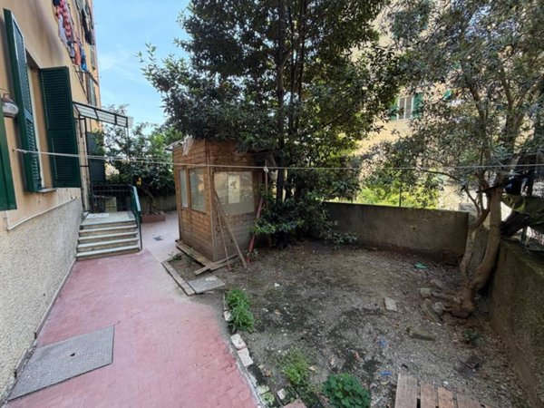 appartamento in vendita a Genova in zona Lagaccio / Granarolo