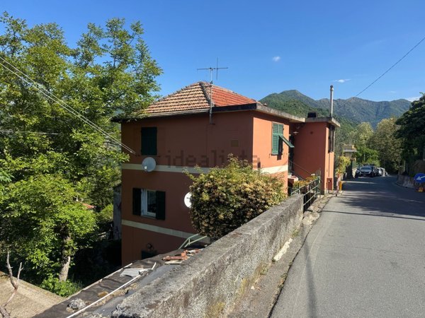 appartamento in vendita a Genova in zona Struppa