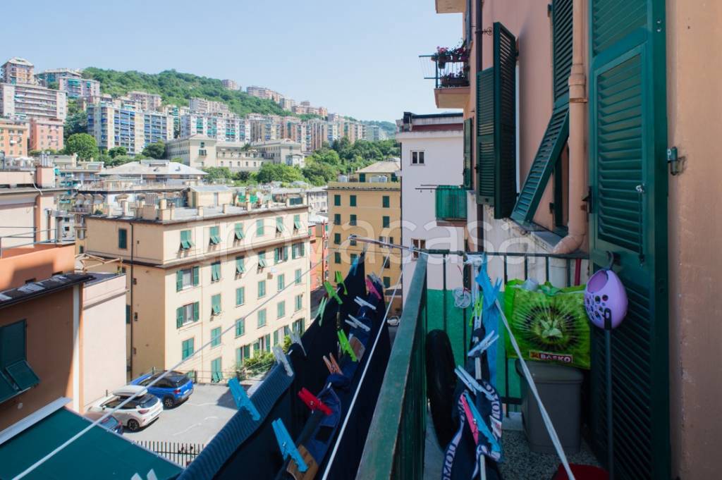 appartamento in vendita a Genova in zona Marassi