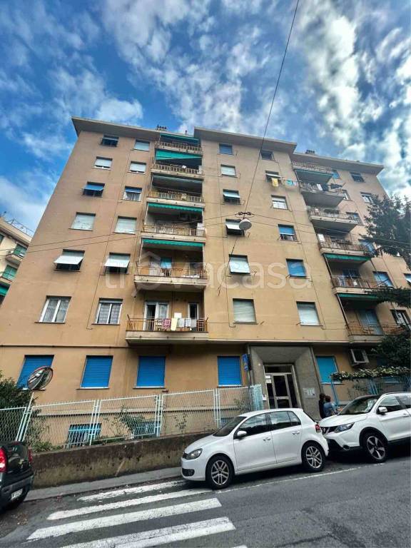 appartamento in vendita a Genova in zona Rivarolo