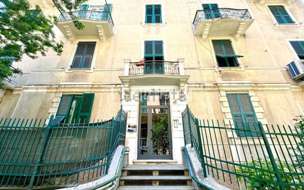 appartamento in vendita a Genova in zona Sestri Ponente
