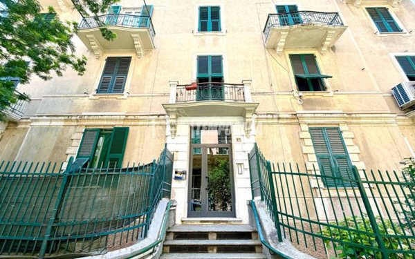 appartamento in vendita a Genova in zona Sestri Ponente