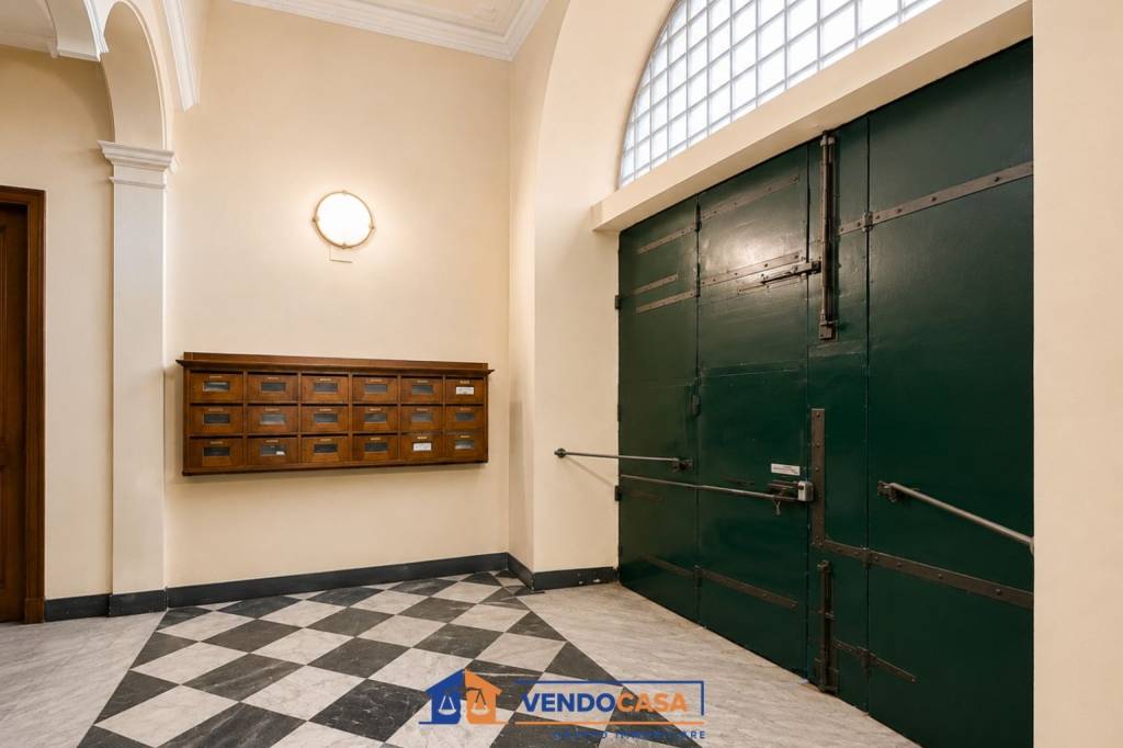 appartamento in vendita a Genova in zona Sottoripa / Maddalena / Molo