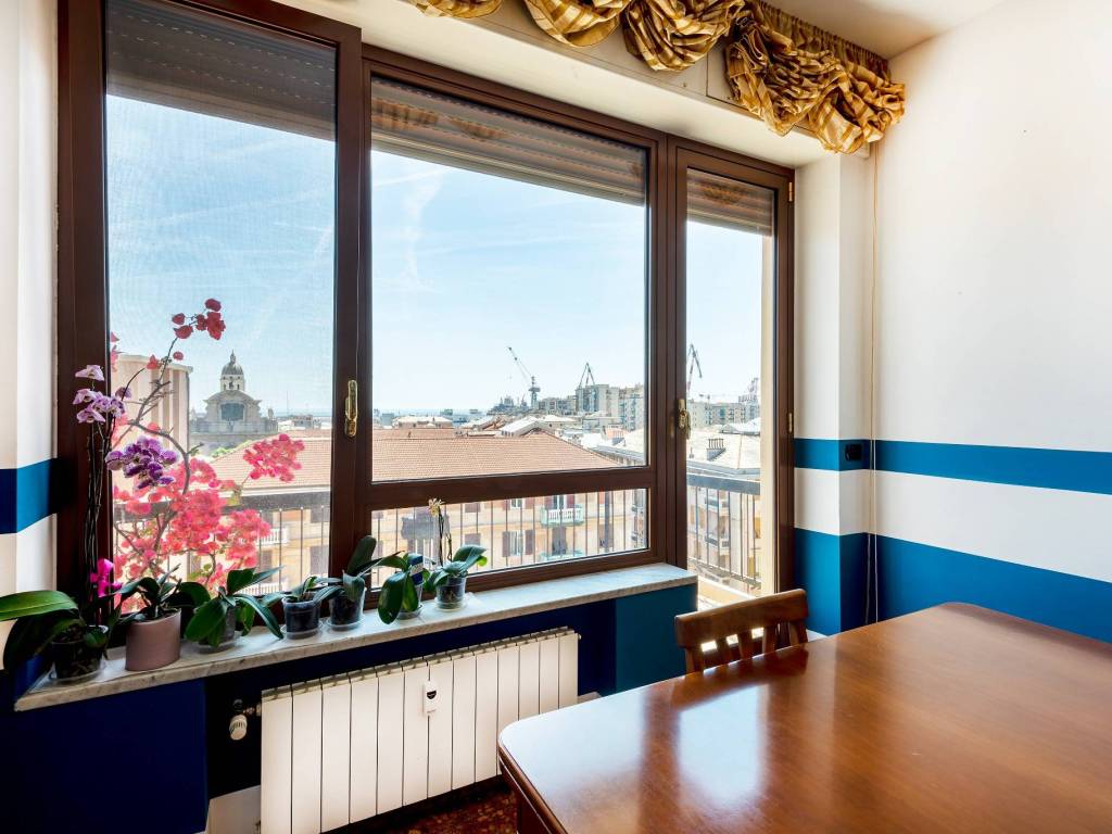 appartamento in vendita a Genova in zona Sestri Ponente