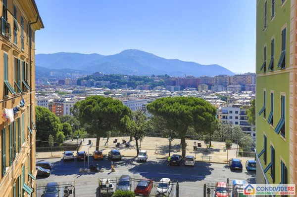 appartamento in vendita a Genova in zona Carignano