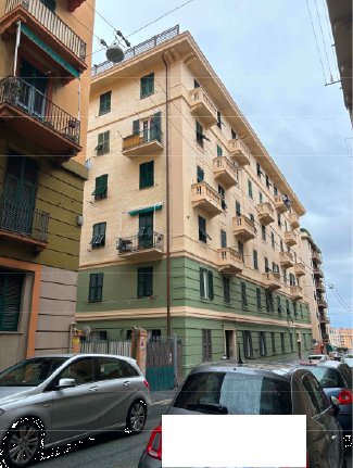 appartamento in vendita a Genova in zona Sottoripa / Maddalena / Molo