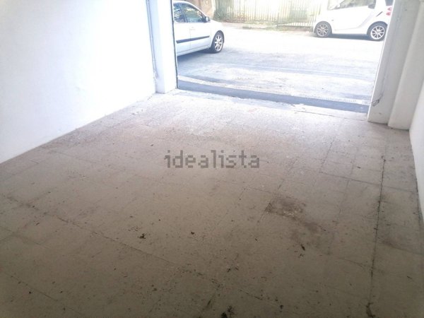 locale di sgombero in vendita a Genova in zona Staglieno