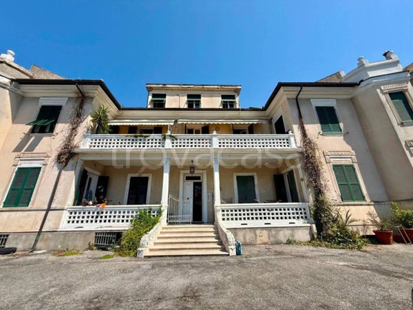 appartamento in vendita a Genova in zona Sturla