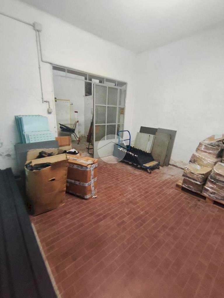 locale di sgombero in vendita a Genova